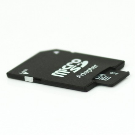 4GB Micro SD-kortti SD-sovittimella